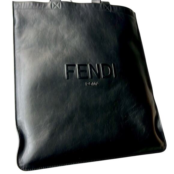 $2750 FENDI large TOTE black leather embossed Fendi logo excellent Condi… - Picture 13 of 15